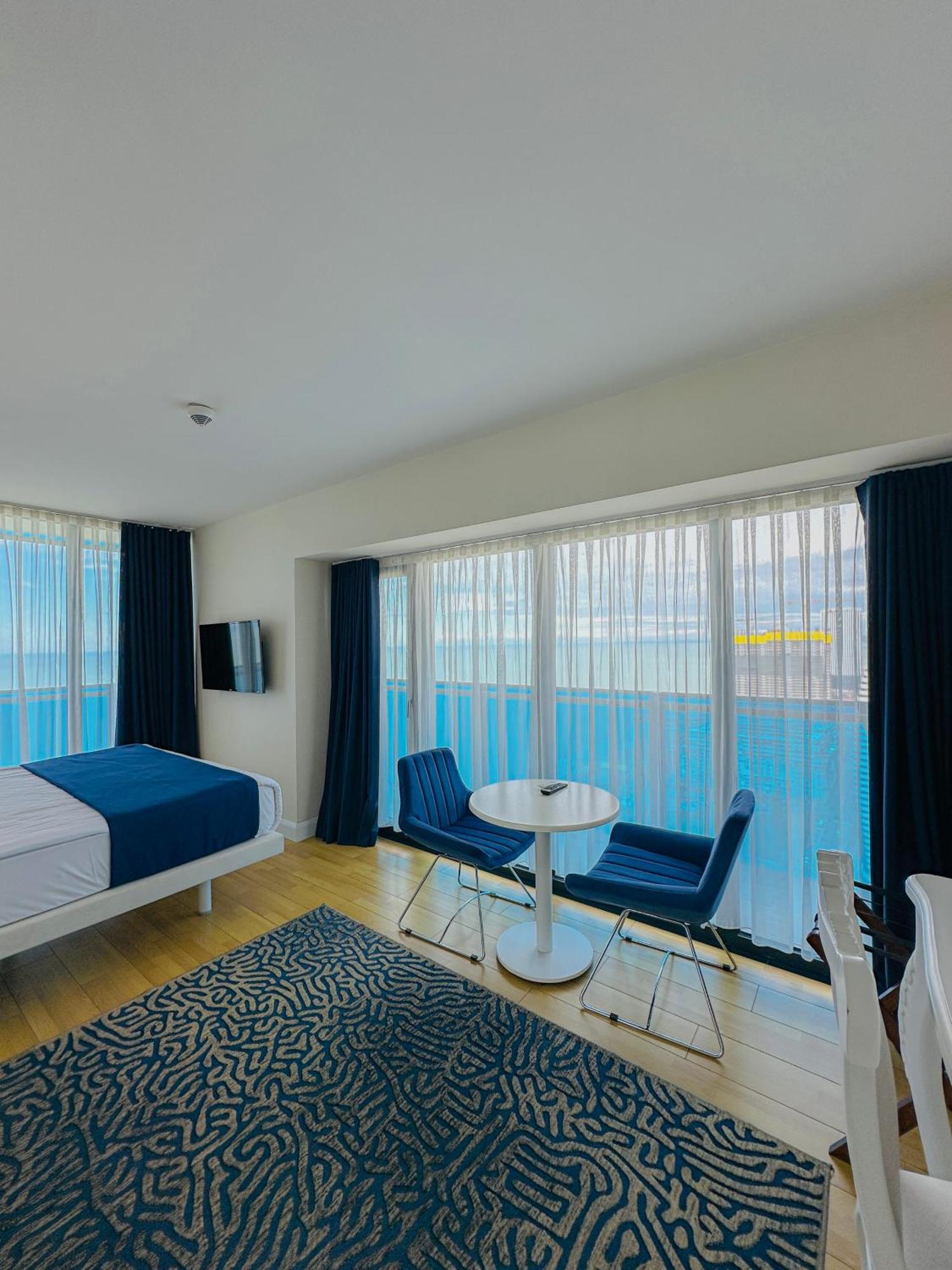 Seaside Vip Hotel Батумі Екстер'єр фото