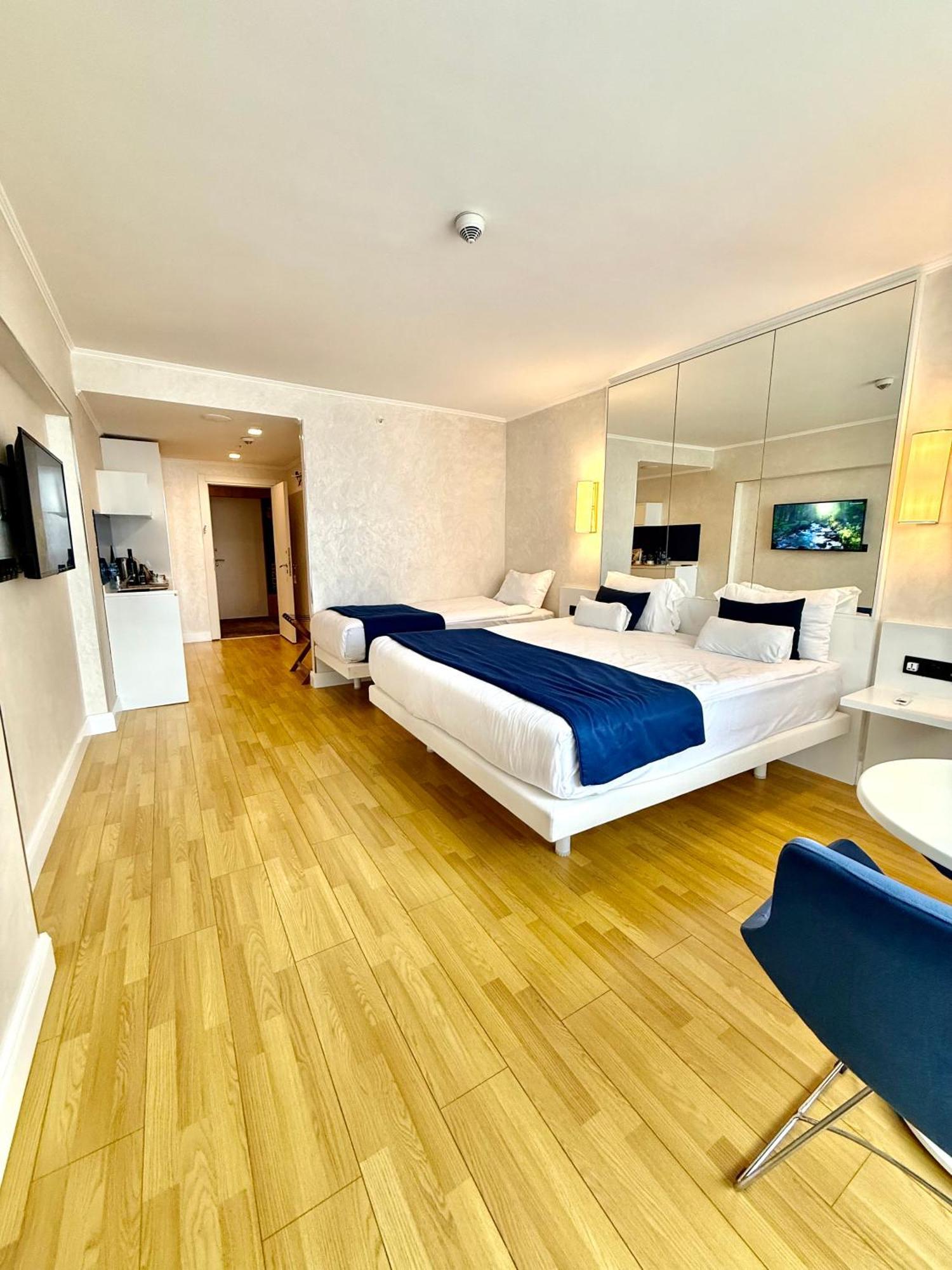 Seaside Vip Hotel Батумі Екстер'єр фото