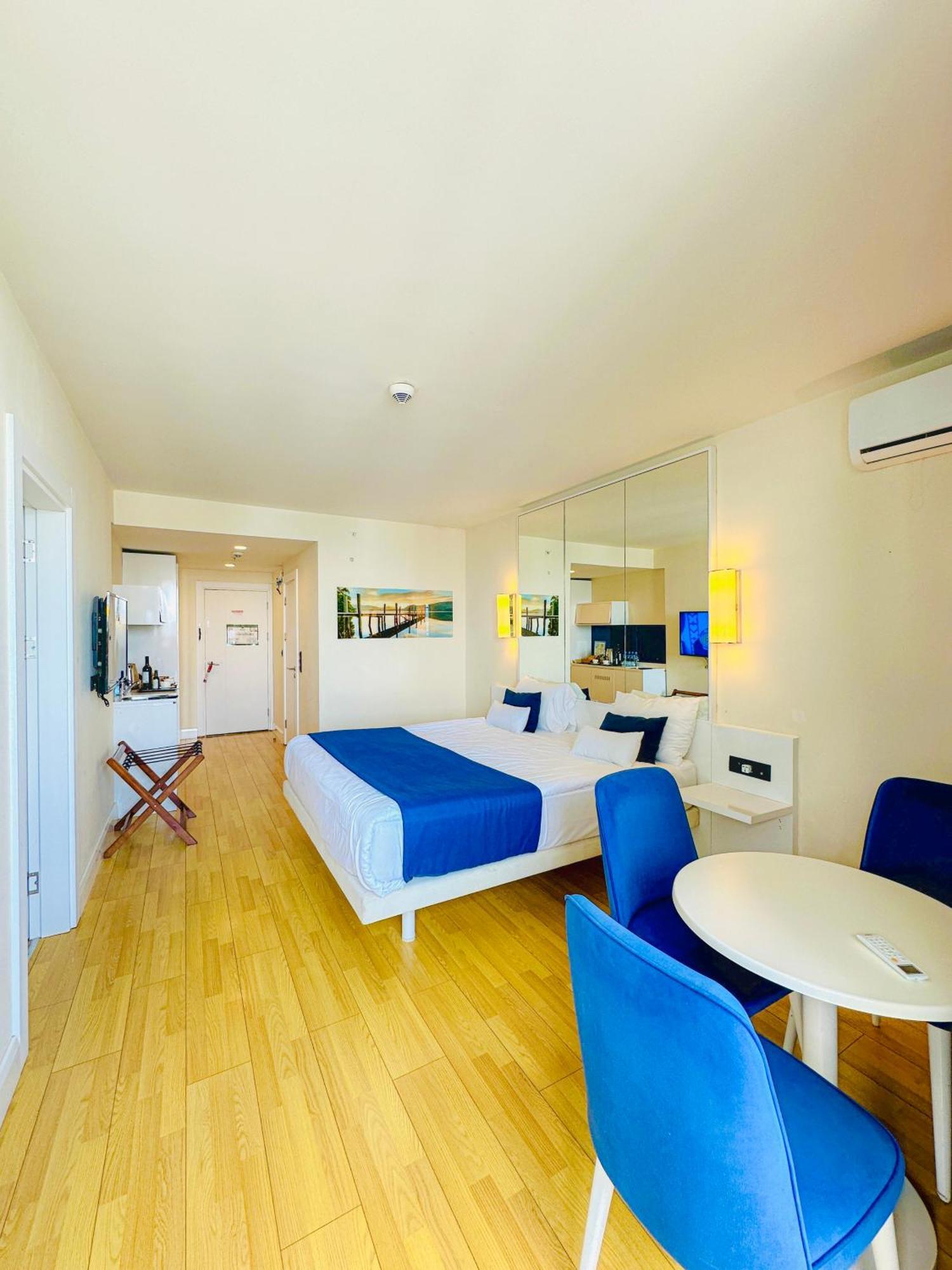 Seaside Vip Hotel Батумі Екстер'єр фото
